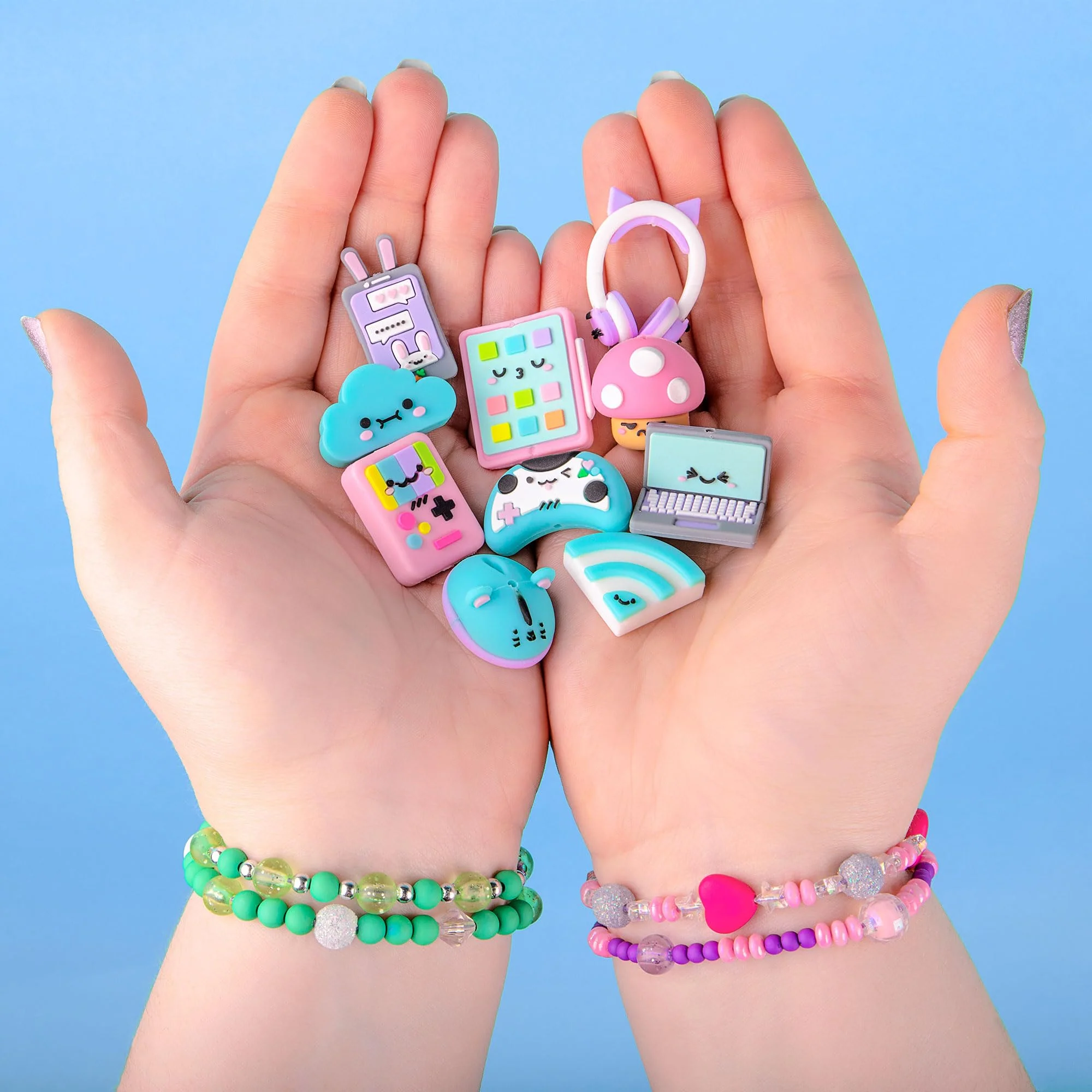 Fashion Angels Charm Changers Jewelry Design Kit, Includes Charms & Over 700 Beads, Custom Jewelry & Fun Craft Activity for Kids - Image 7