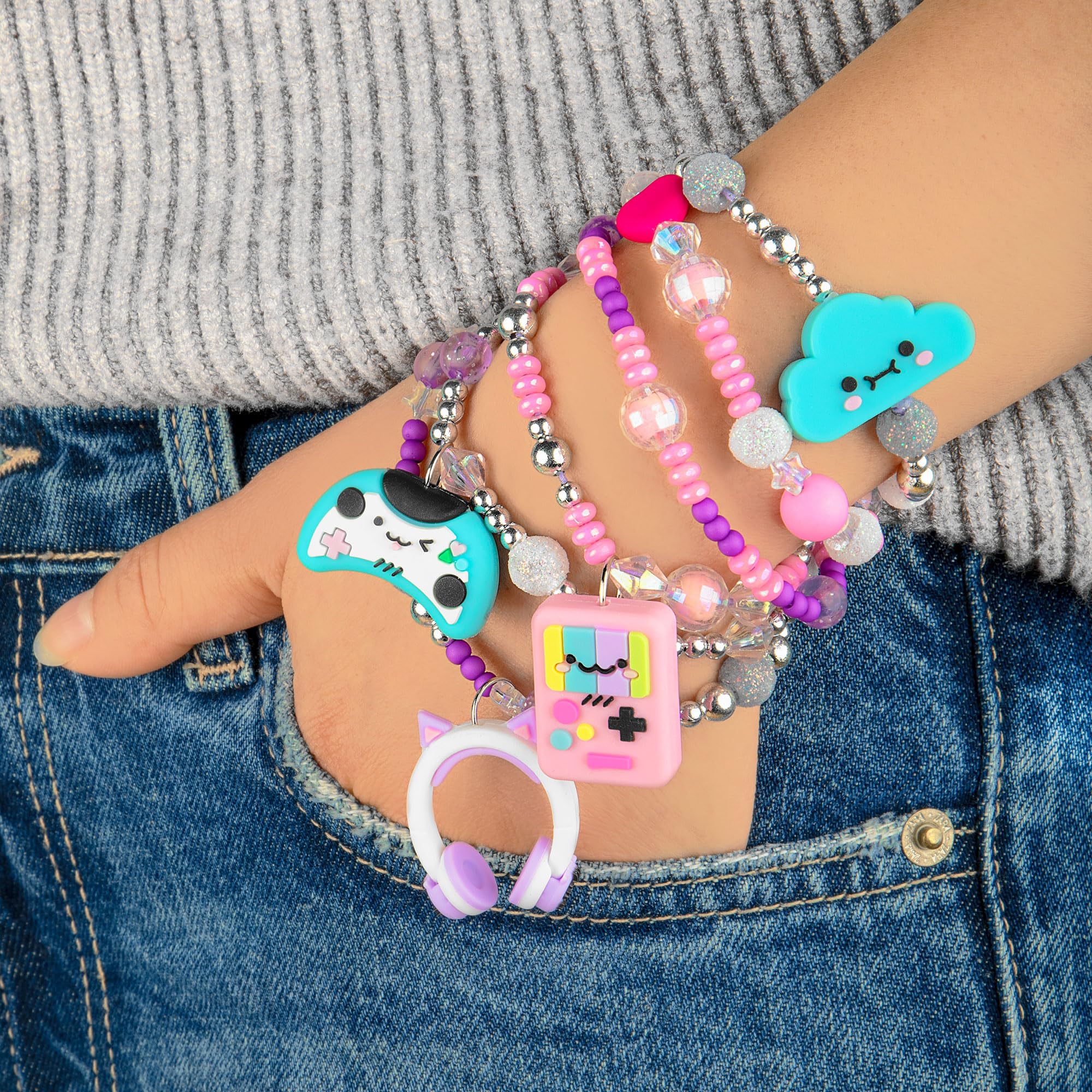 Fashion Angels Charm Changers Jewelry Design Kit, Includes Charms & Over 700 Beads, Custom Jewelry & Fun Craft Activity for Kids - Image 8