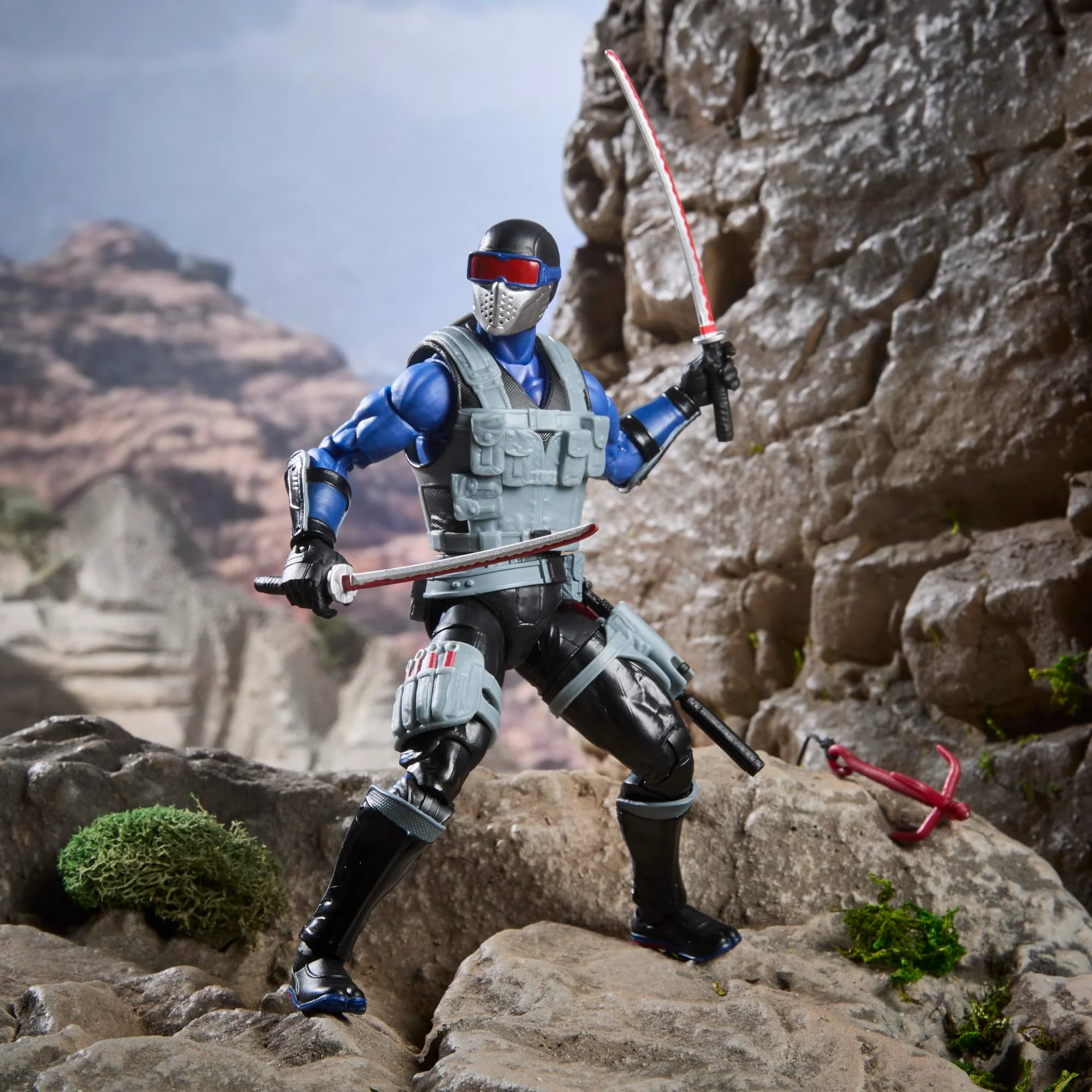 G.I. Joe Classified Series #165, Snake Eyes V4, Collectible 6 Inch Action Figure with 7 Accessories - Image 6
