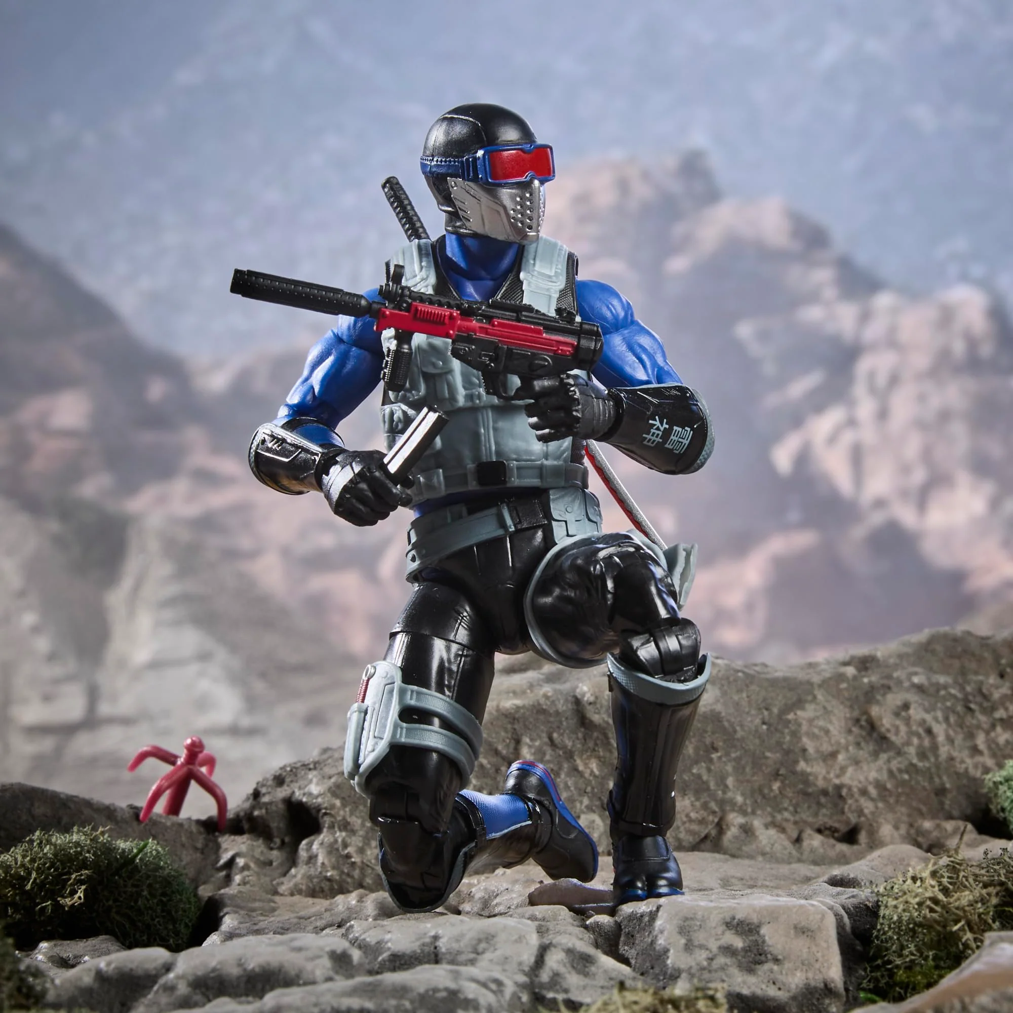 G.I. Joe Classified Series #165, Snake Eyes V4, Collectible 6 Inch Action Figure with 7 Accessories - Image 9