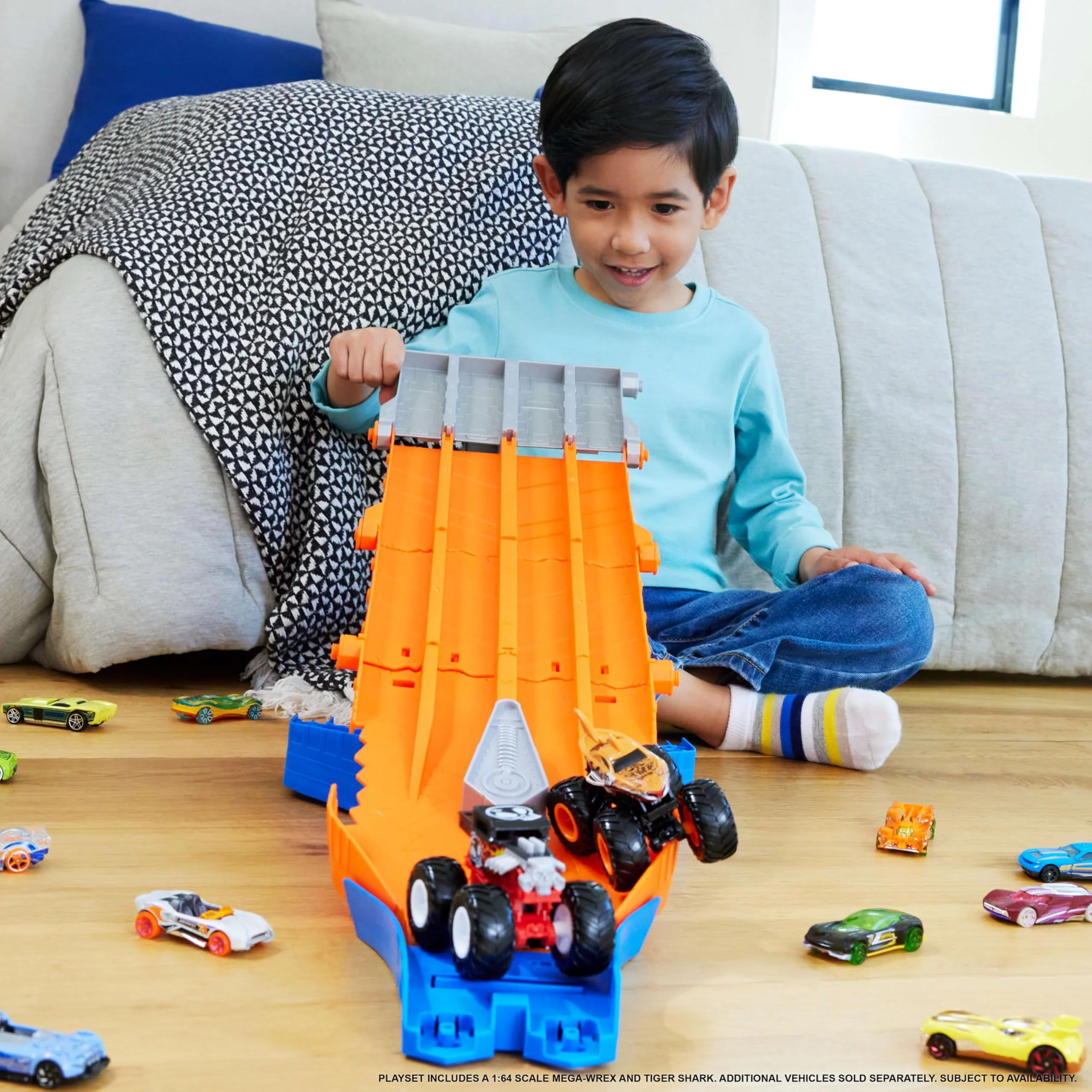 Hot Wheels Monster Truck! Survival Race! Ride On Toy Playset with 2 Mini Cars for Ages 4+ Orange - Image 6