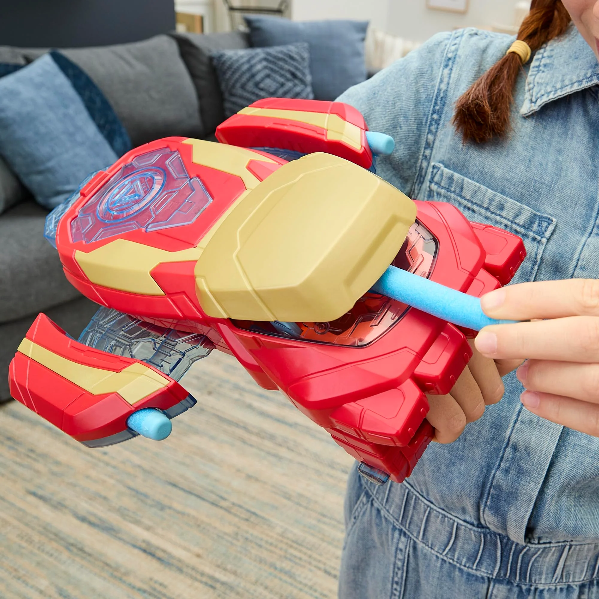 Marvel Avengers Iron Man Arc Blaster Roleplay Toy with 3 NERF Darts, Super Hero Toys for Kids Ages 5+ - Image 3
