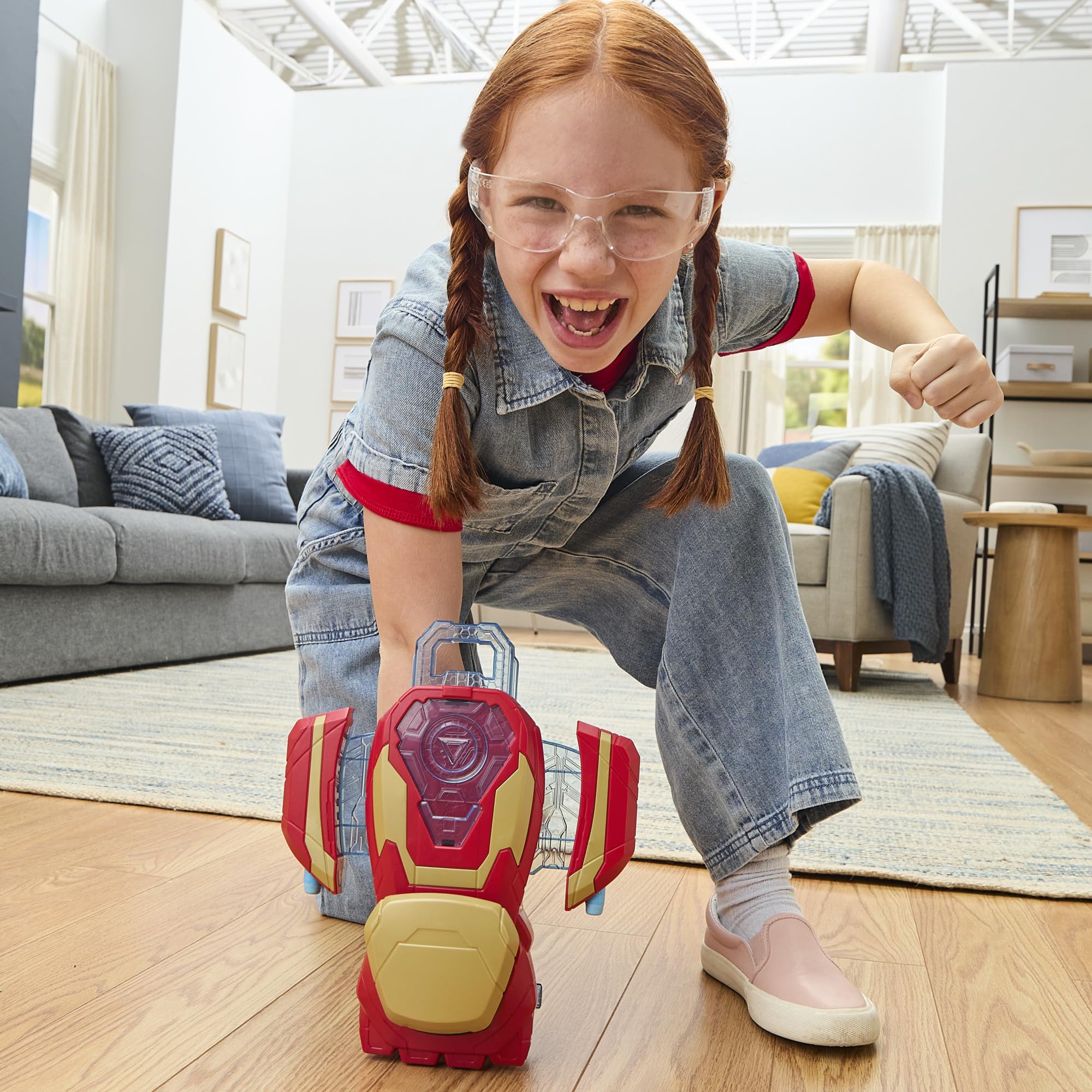 Marvel Avengers Iron Man Arc Blaster Roleplay Toy with 3 NERF Darts, Super Hero Toys for Kids Ages 5+ - Image 7