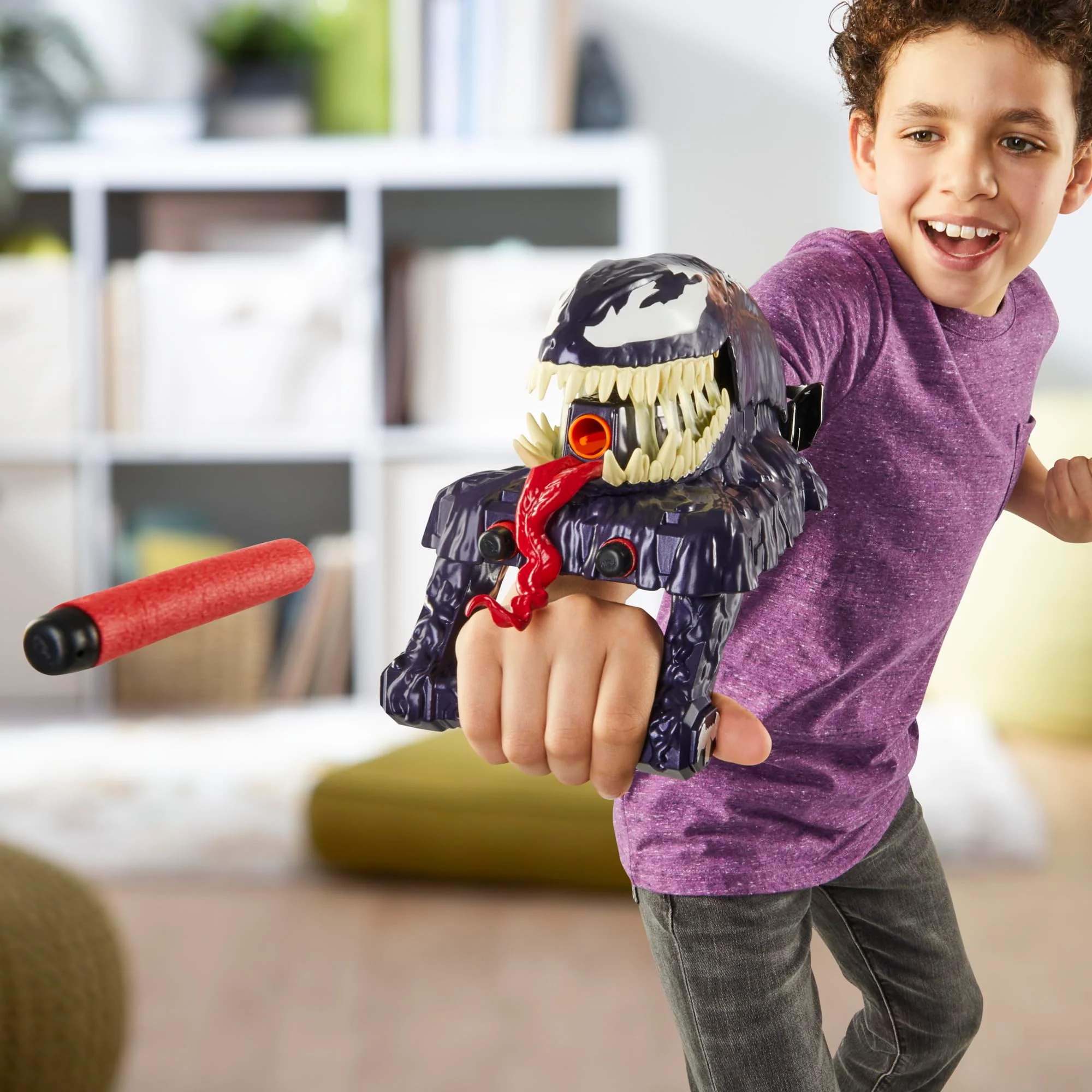 Marvel Spider-Man VenomVersus Marvel’s Venom Strike Blaster, NERF Spider-Man Toy, Super Hero Toys for Kids Ages 5+ - Image 7