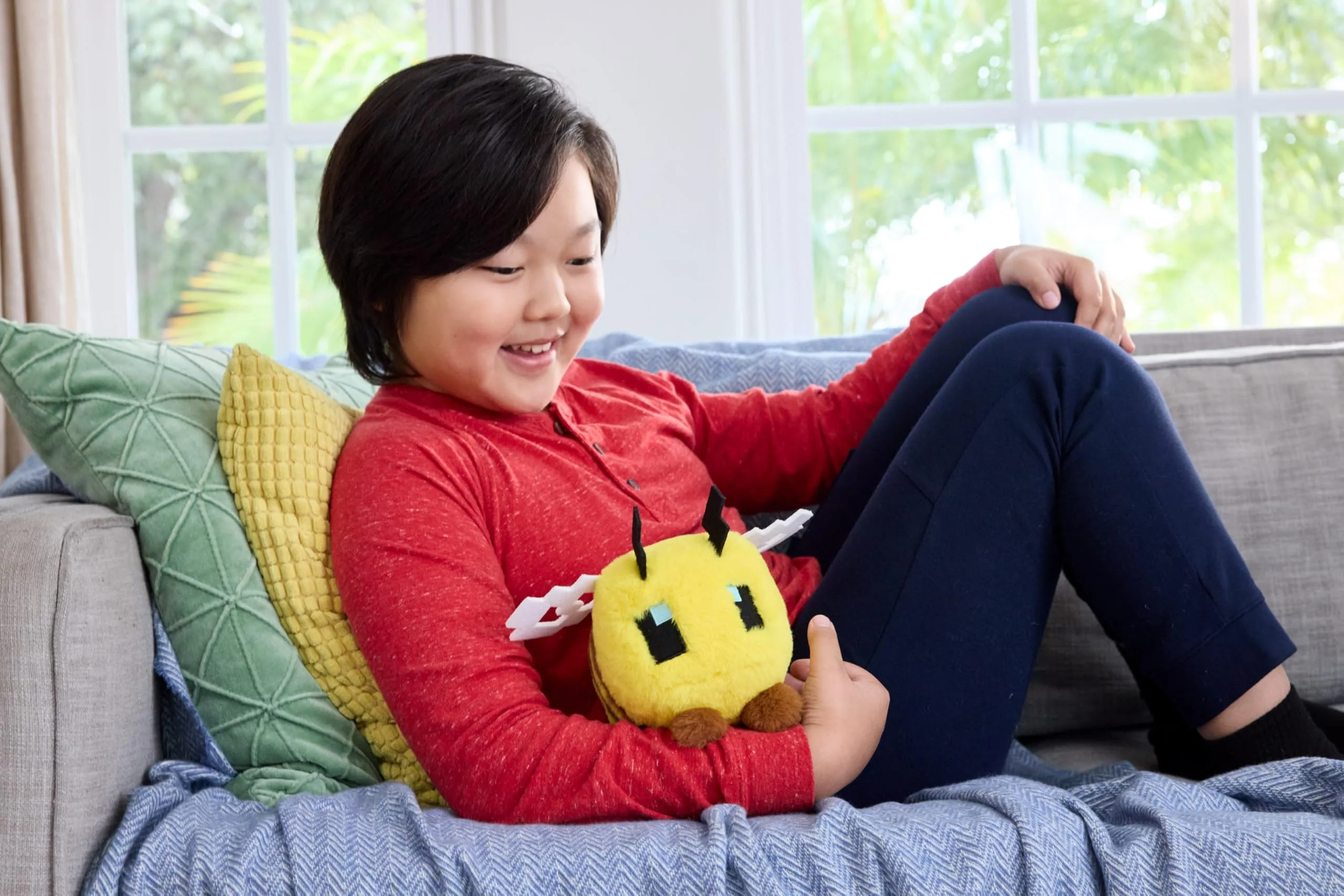 Mattel Minecraft Plush Toy, Bee Soft Doll Inspired by A Minecraft Movie Character, 8-inch Collectible - Image 6