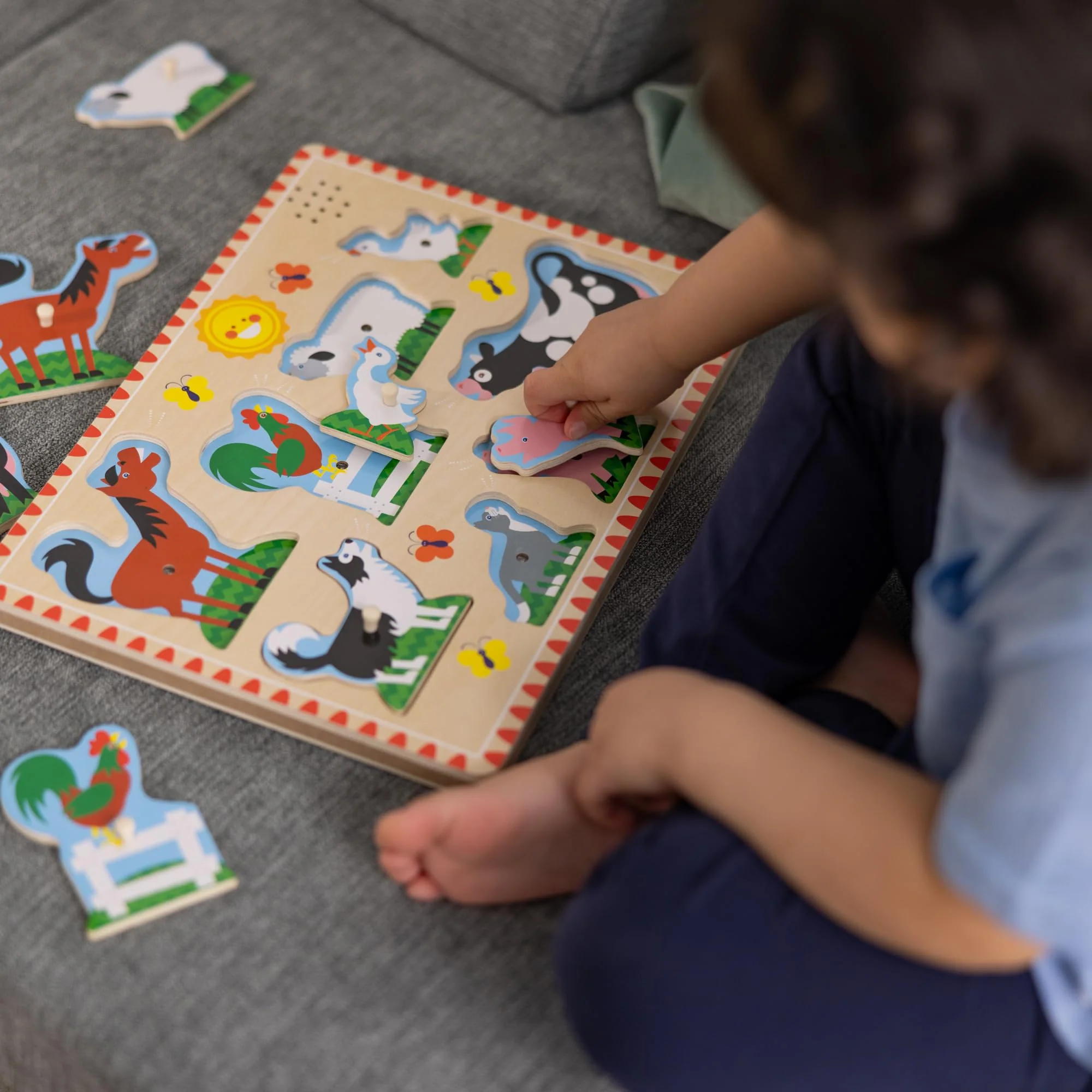 Melissa & Doug Farm Animals Sound Puzzle - Wooden Peg Puzzle with Sound Effects (8 pcs) - Image 6