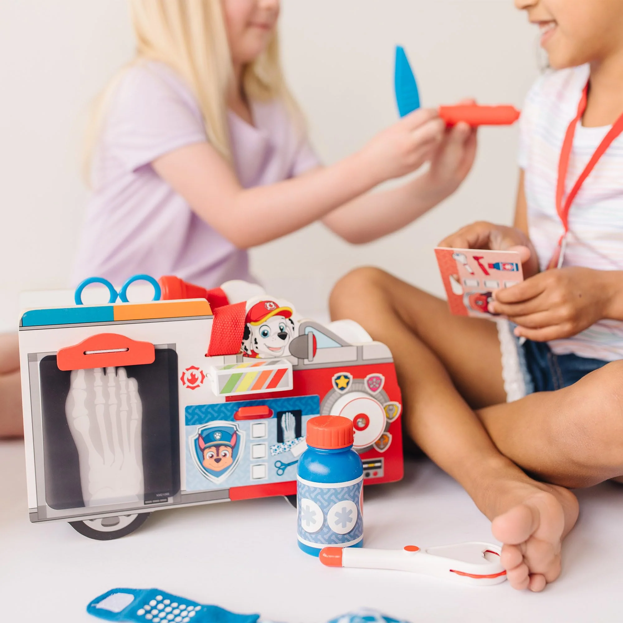 Melissa & Doug PAW Patrol Marshall's Wooden Rescue EMT Caddy (14 Pieces) - Image 10