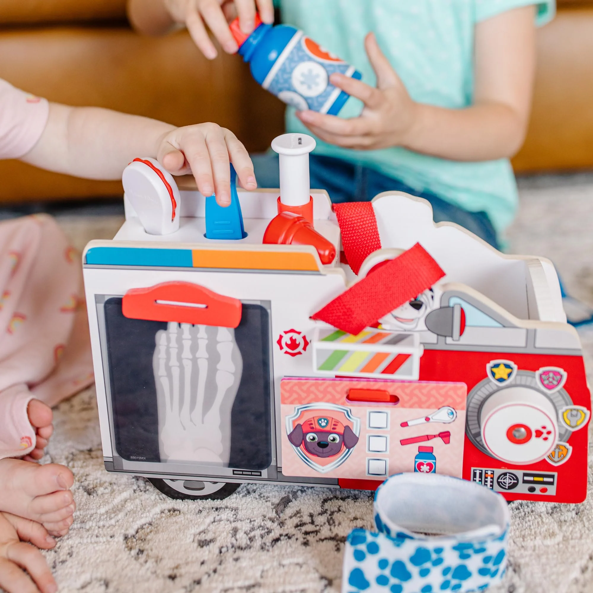 Melissa & Doug PAW Patrol Marshall's Wooden Rescue EMT Caddy (14 Pieces) - Image 5