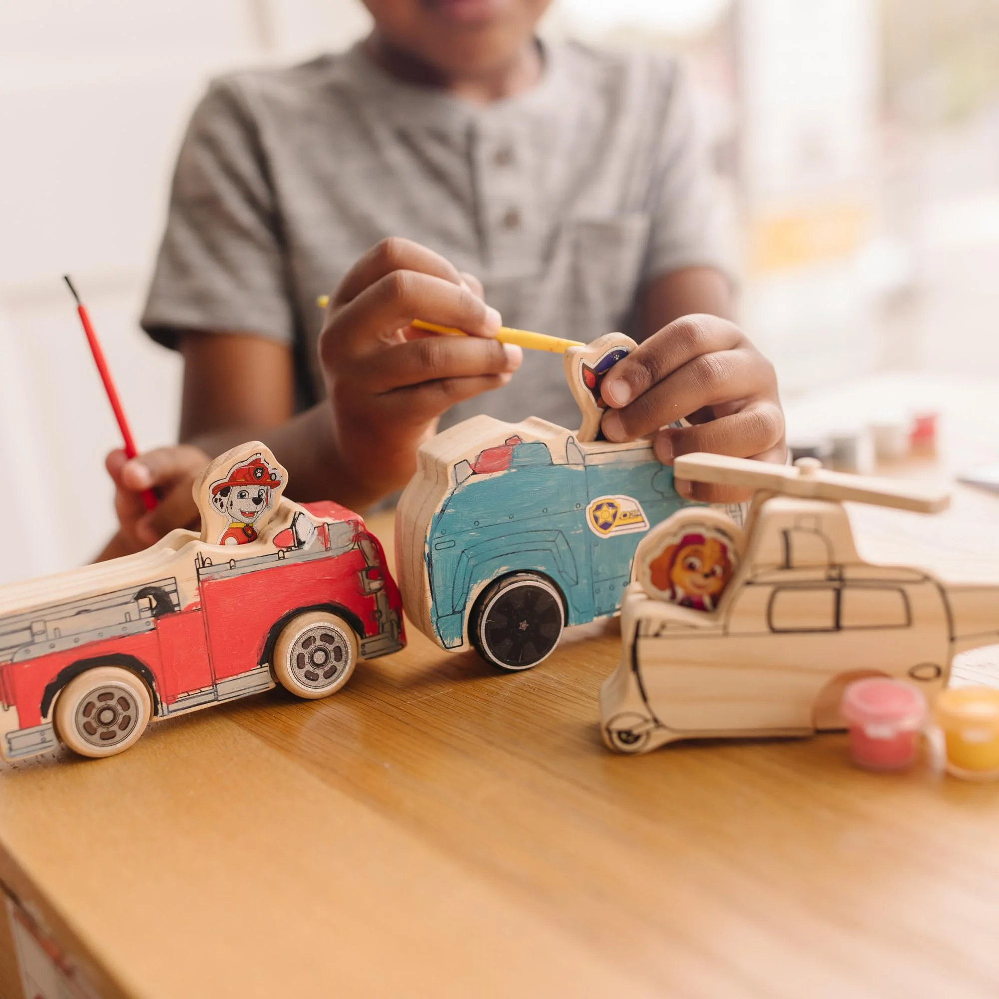 Melissa & Doug PAW Patrol Wooden Vehicles Craft Kit - 3 Decorate Your Own Vehicles, 3 Play Figures - Image 10