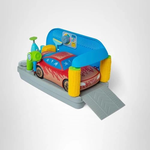 Melissa & Doug Spray & Shine Car Wash Color-Changing Water Toy Play Set Boys and Girls 3+ - Image 2