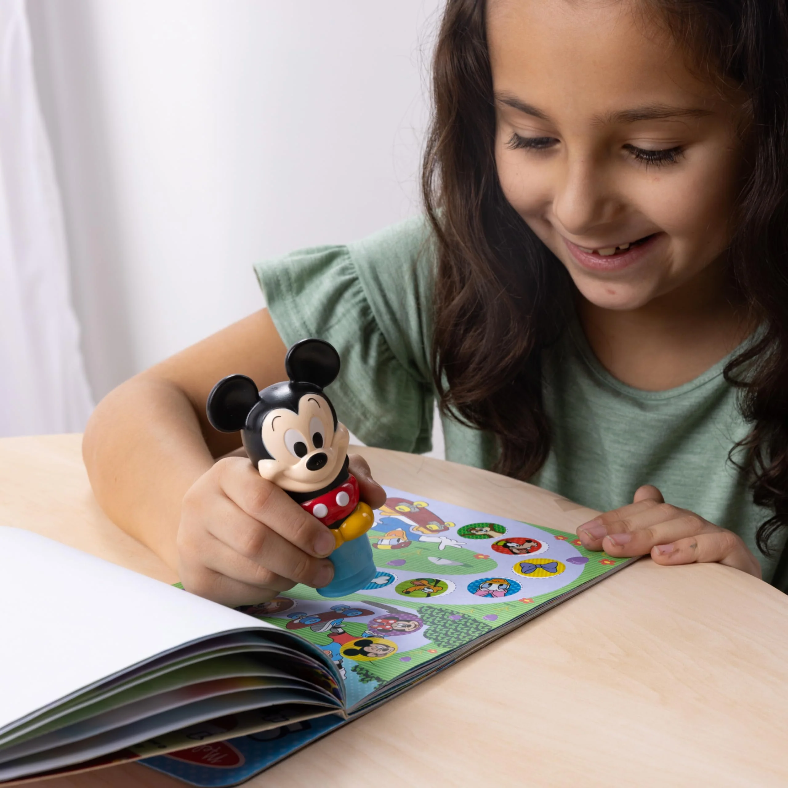 Melissa & Doug Sticker Wow!™ 24-Page Activity Pad and Sticker Stamper, 300 Stickers, Arts and Crafts Fidget Toy Collectible Character – Disney Mickey Mouse - for Kids Ages 3+ - FSC Certified - Image 10