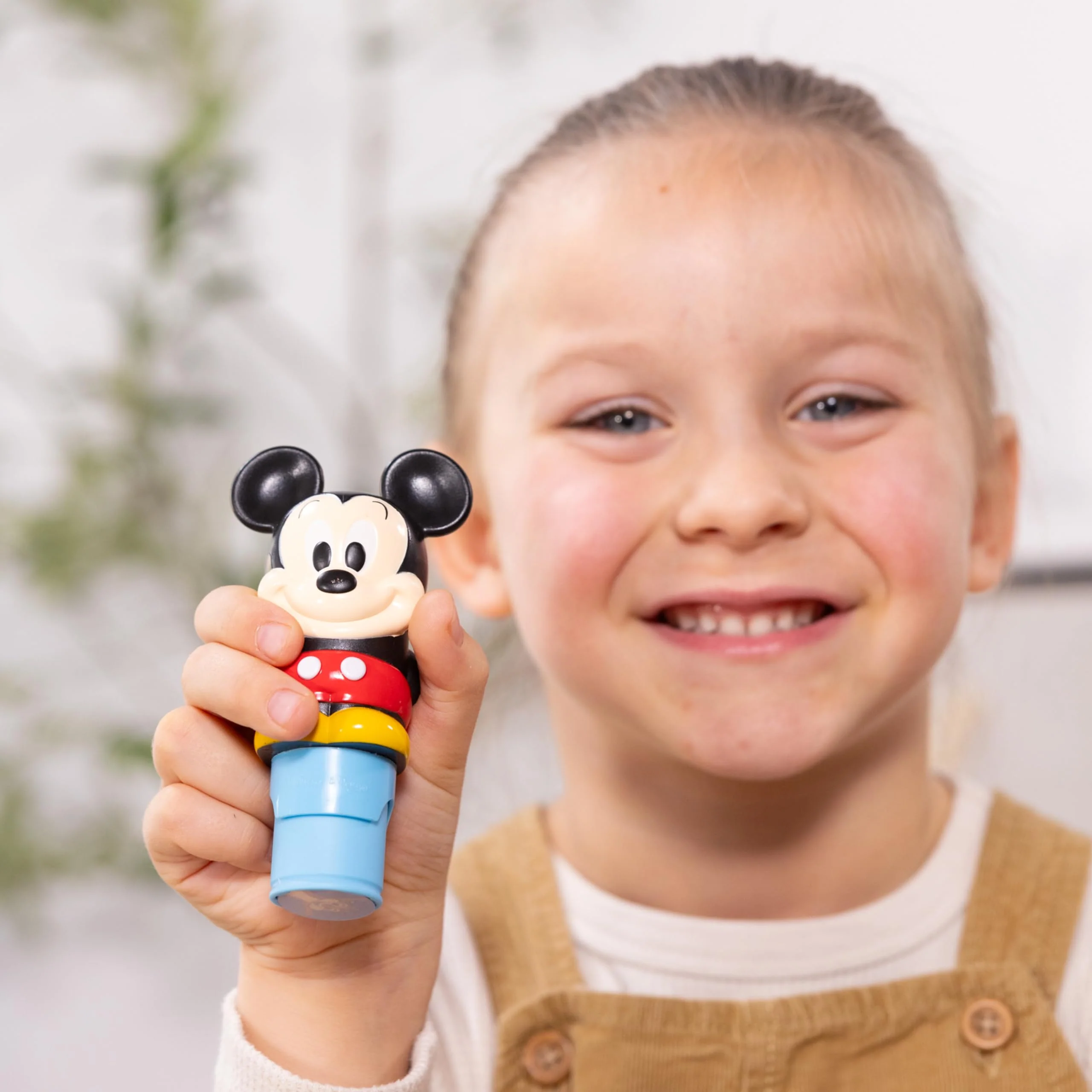 Melissa & Doug Sticker Wow!™ 24-Page Activity Pad and Sticker Stamper, 300 Stickers, Arts and Crafts Fidget Toy Collectible Character – Disney Mickey Mouse - for Kids Ages 3+ - FSC Certified - Image 7