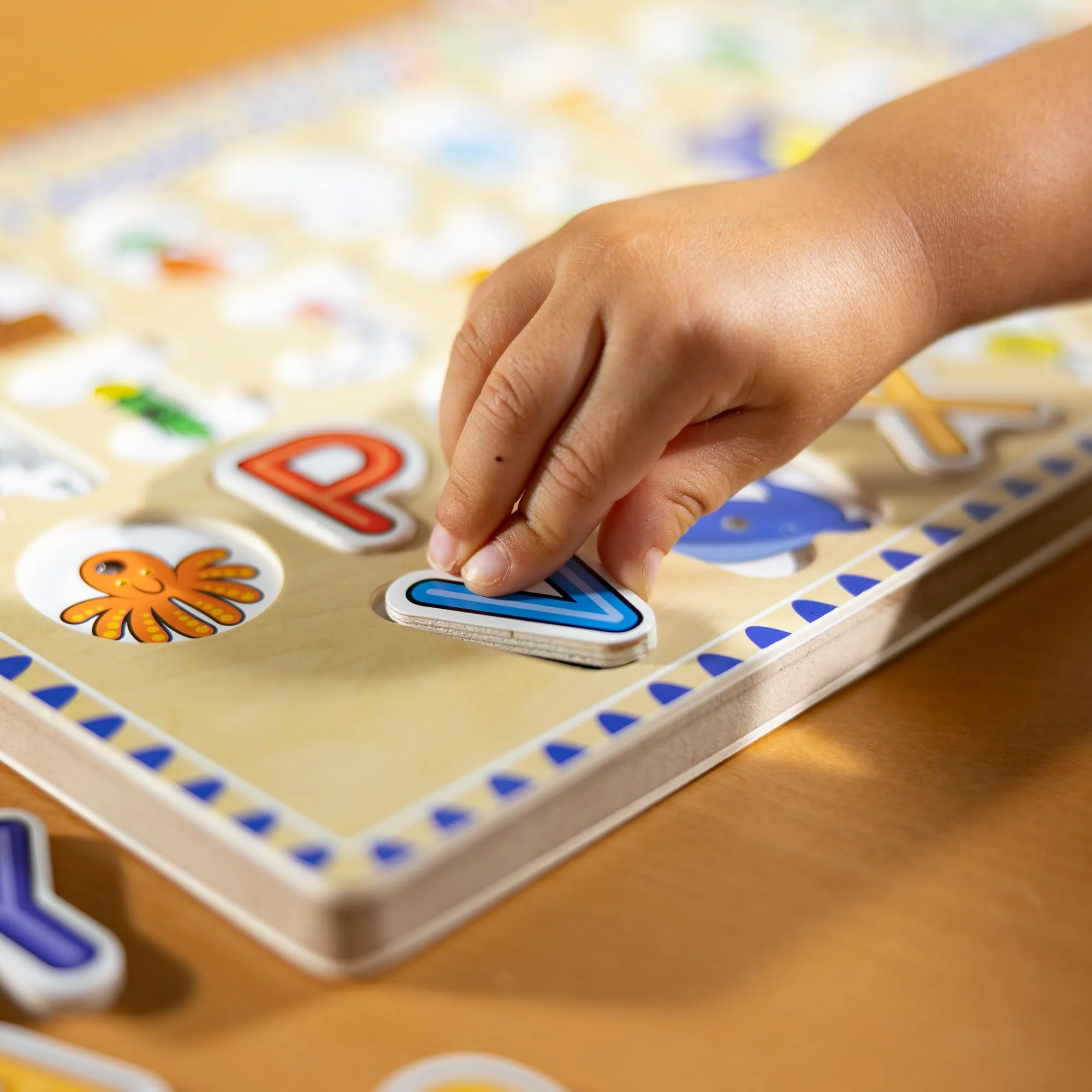 Melissa & Doug Wooden Alphabet Sound Puzzle - Wooden Puzzle with Sound Effects (26 pcs) - FSC Certified - Image 6