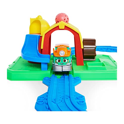 Mighty Express, Farm Station Adventure Bucket and 11-Piece Train Track Set with Exclusive Farmer Faye Toy Train - Image 6