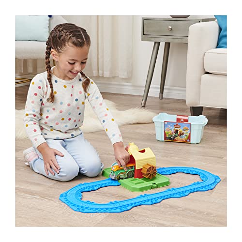 Mighty Express, Farm Station Adventure Bucket and 11-Piece Train Track Set with Exclusive Farmer Faye Toy Train - Image 9