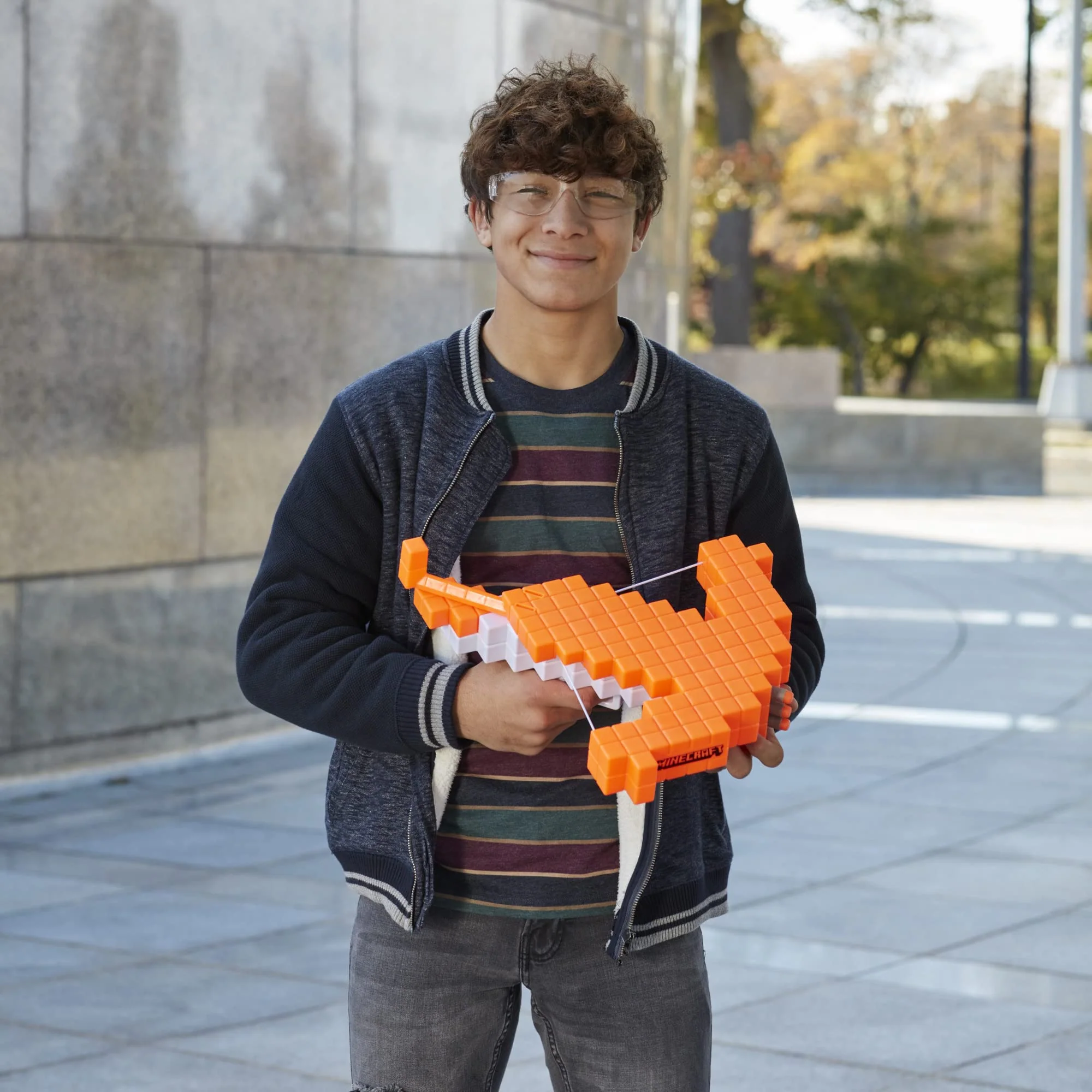 Nerf Minecraft Pillager's Crossbow, Dart-Blasting Crossbow, Includes 3 Elite Darts, Real Crossbow Action, Pull-Back Priming Handle - Image 5