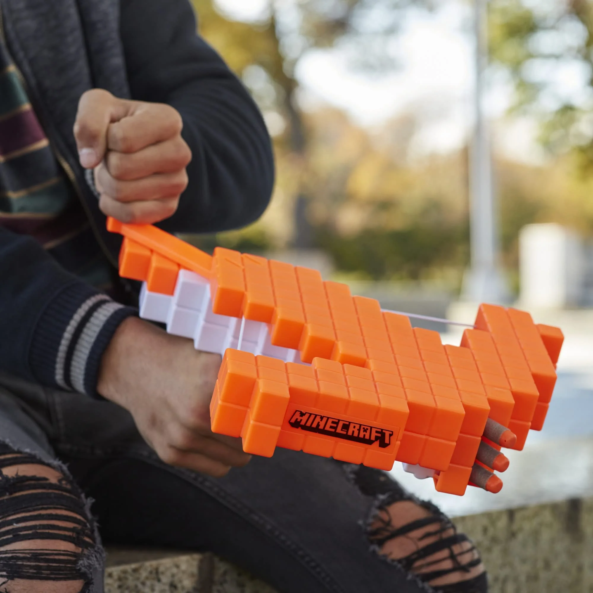 Nerf Minecraft Pillager's Crossbow, Dart-Blasting Crossbow, Includes 3 Elite Darts, Real Crossbow Action, Pull-Back Priming Handle - Image 7