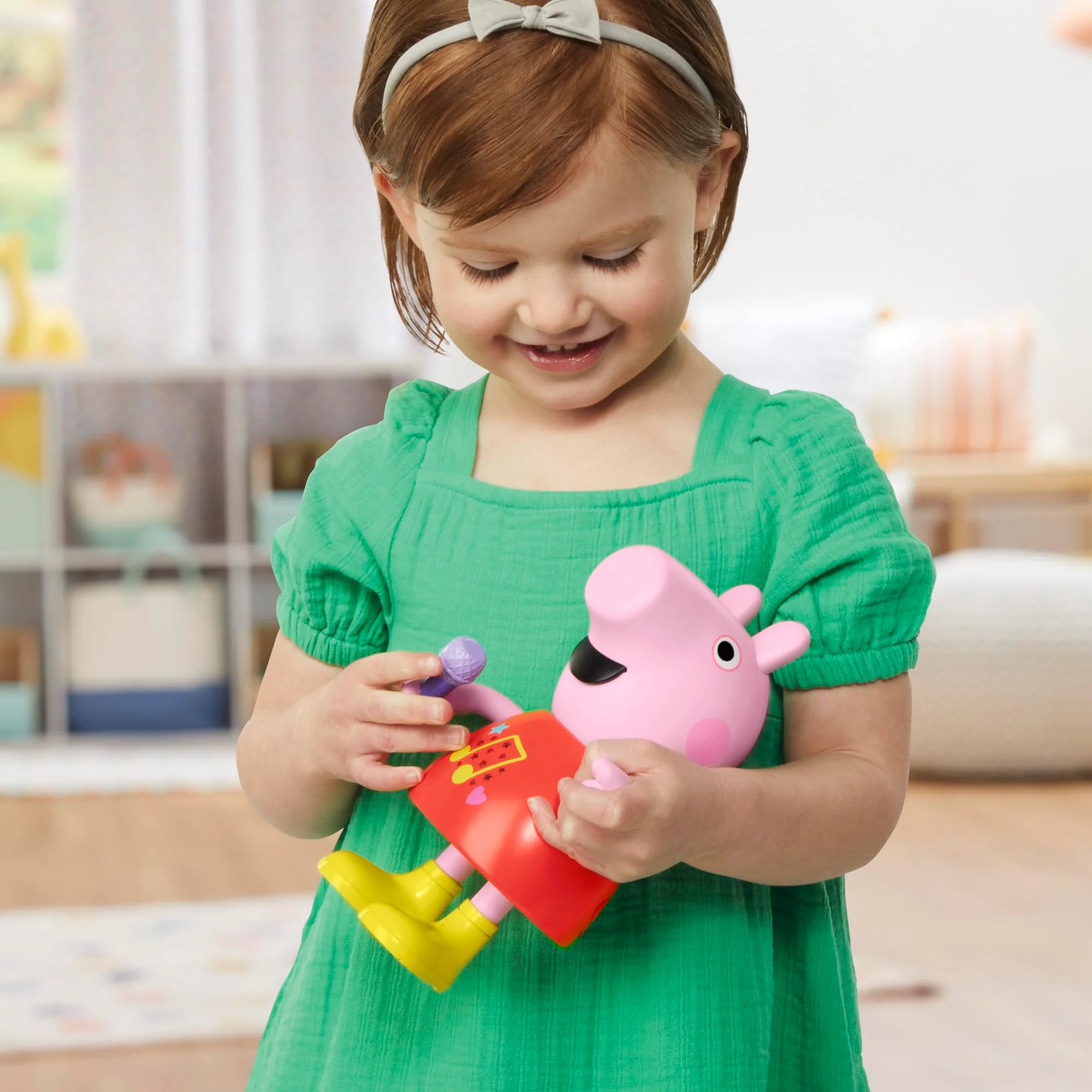 PEPPA PIG Talk & Sing Peppa Doll, Musical Toy with 50+ Sounds, Phrases, and Songs, Preschool Toys, Kids, Ages 3+ - Image 5