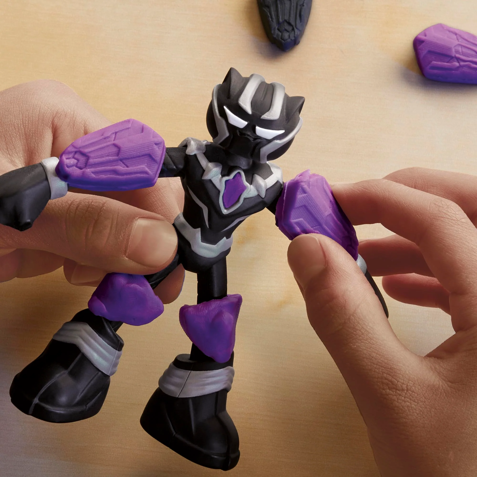 Play-Doh Marvel Black Panther Cutting Claws with Bendy Action Figure, Imagination Toys for 4 Year Old Boys and Girls and Up - Image 8