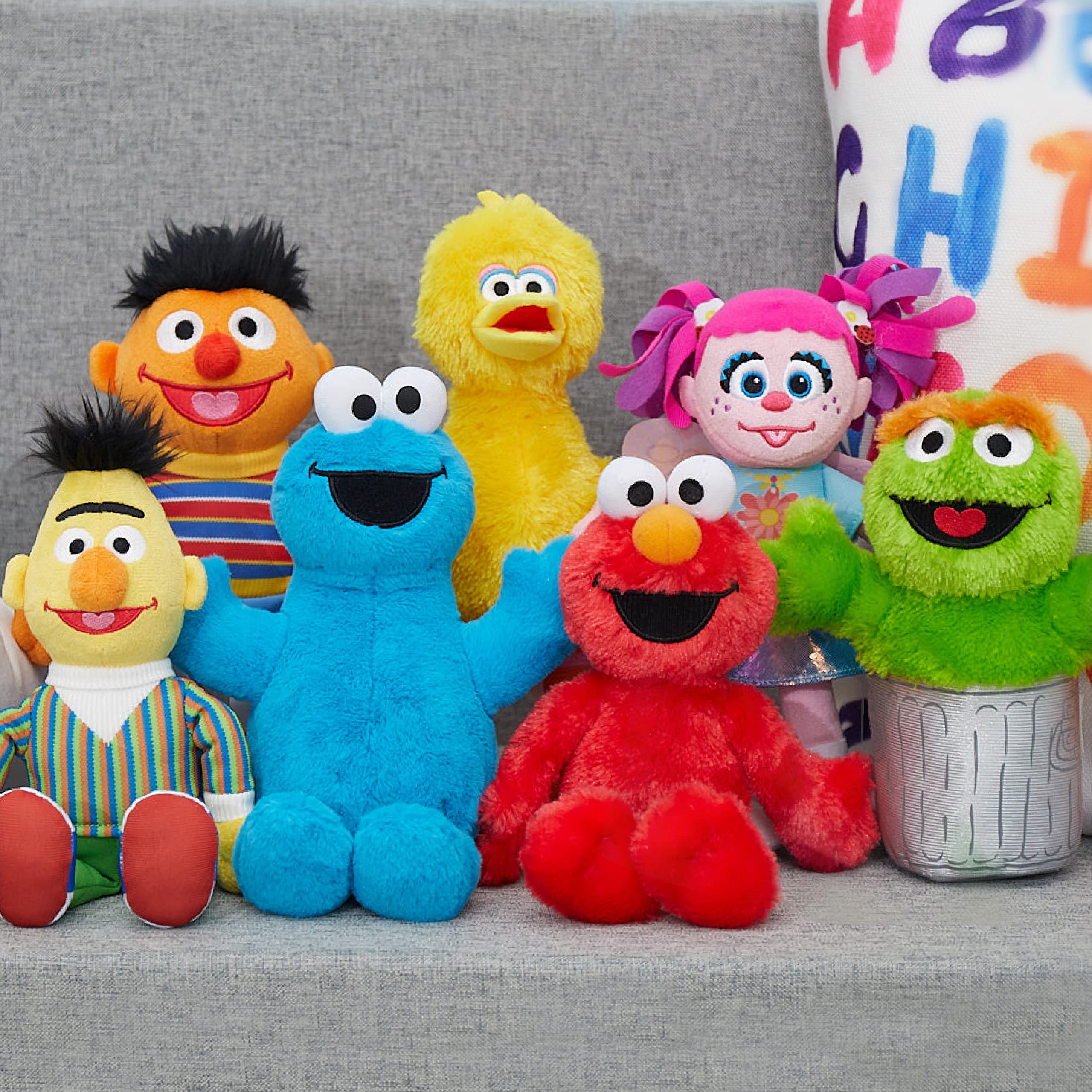Sesame Street Friends 8-inch Elmo Sustainable Plush Stuffed Animal, Kids Toys for Ages 18 Month by Just Play - Image 2