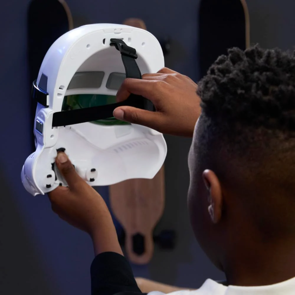 STAR WARS Stormtrooper Electronic Mask with Phrases & Sound Effects, Costume for Kids, Toys for Boys & Girls Ages 5+ - Image 2
