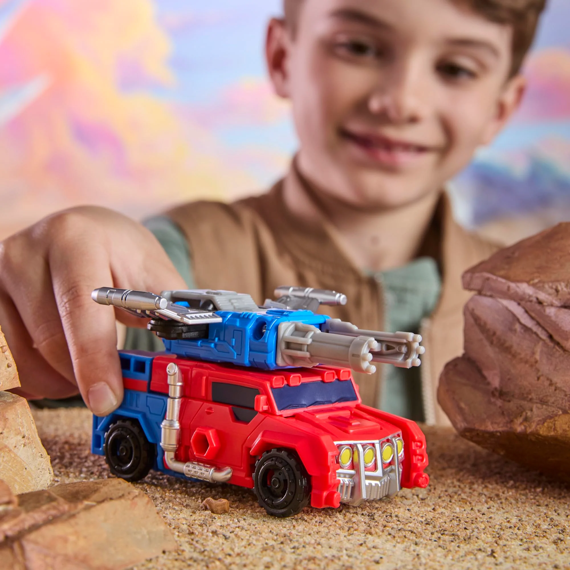 Transformers CYBERWORLD Optimus Prime Armored Cyber Changers 4-Inch Action Figure, Quick Change to Truck Mode, Robot Toys for Boys and Girls, Kids Christmas Stocking Stuffers, Ages 6+ - Image 4